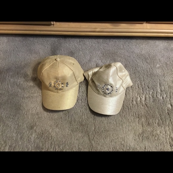 Bundle of Ladies Baseball Caps - Picture 3 of 4